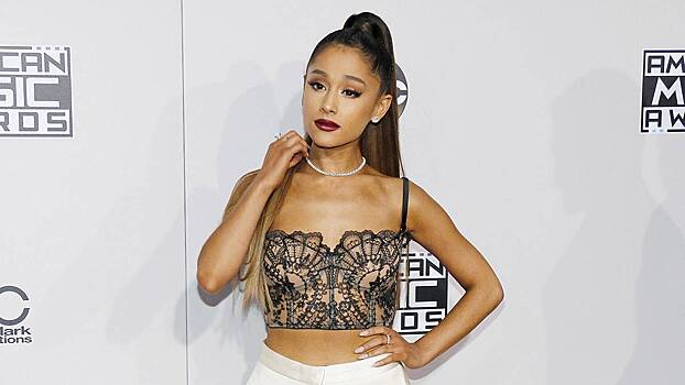 Напавшего на певицу Ариану Гранде в Сингапуре блогера депортировали