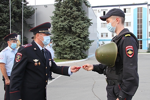 Брату убитого полицейского Михаила Гадеева вручили офицерские погоны