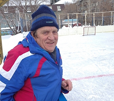 В Челябинске подполковник в отставке стал тренером дворовой хоккейной команды