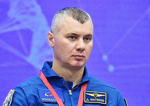 Путин присвоил звание Героя России космонавту-испытателю Денису Матвееву