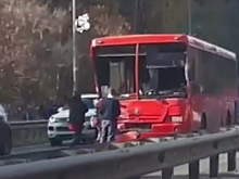 В Казани на Горьковском шоссе автобус столкнулся с внедорожником