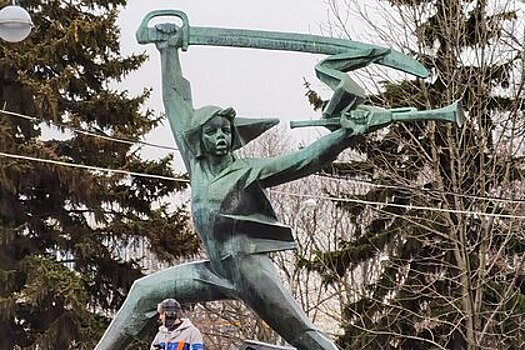В Москве отреставрируют памятник герою известной сказки