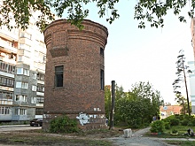 «Можем отдать активистам кирпичи»: чиновники отказались спасать водонапорную башню на Сортировке