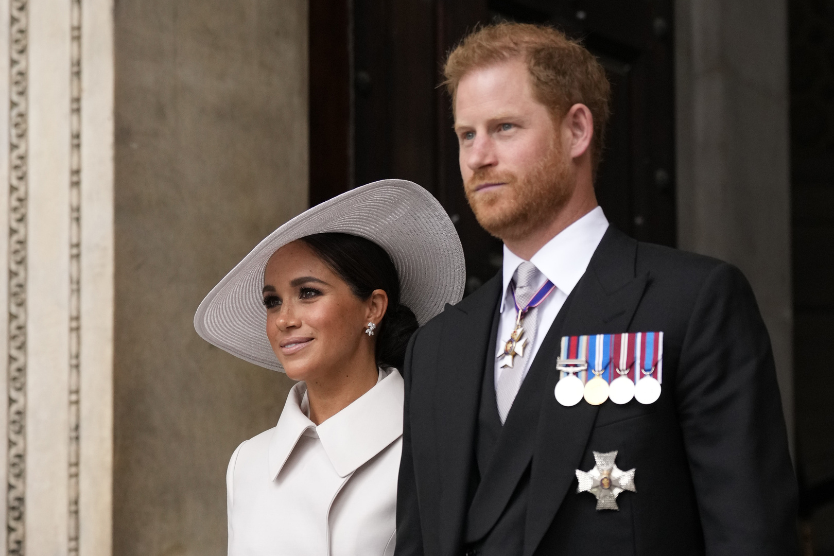 Нарушили традицию: королевская семья проигнорировала важное событие для принца Гарри и Меган Маркл