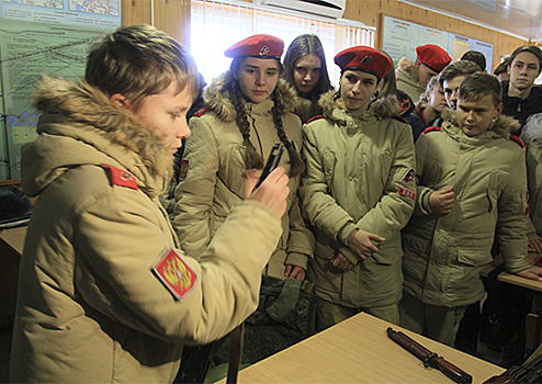 Юнармейцs Хабаровского края испытали легендарный автомат АК-74 в действии
