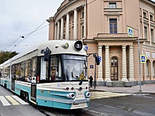 В Петербурге запустили инновационный ретро-трамвай "Достоевский"