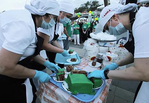 Ставропольцам мыши предсказали жаркое лето, новосибирцы испекут гигантский торт