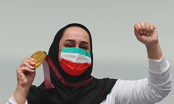 Двукратная иранская медалистка завоевала третье золото в Токио