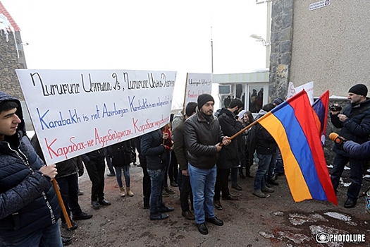 В Ереване демонстранты выразили поддержку арестованному в Минске блогеру