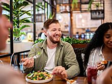 Диетолог назвал технику питания, которая помогает эффективно сбросить вес