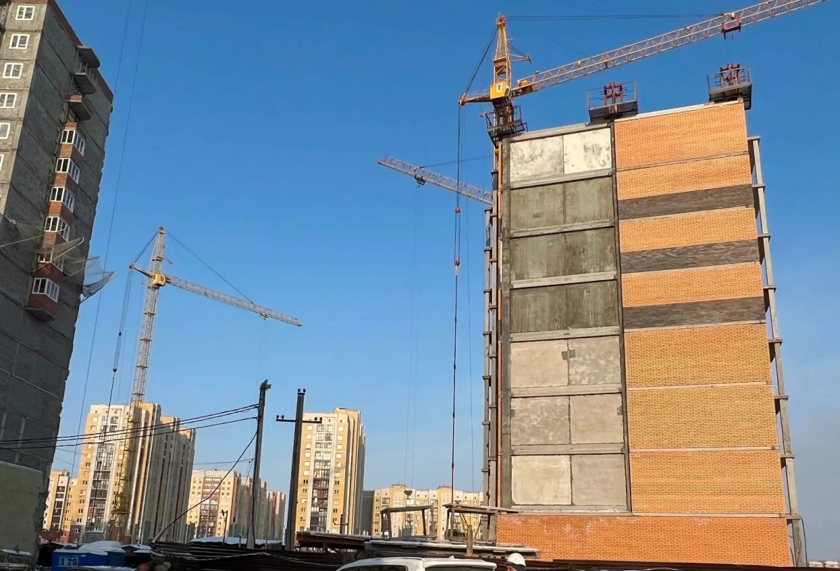 В Омске двум подрядчикам и главе фонда защиты дольщиков предъявлено обвинение из-за недоделанных домов на …