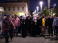 Названо число участников несогласованного крестного хода в Екатеринбурге
