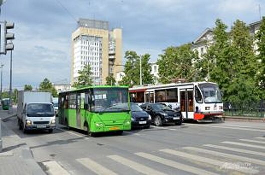 Юго-западный район и центр Екатеринбурга до осени ждет транспортный коллапс