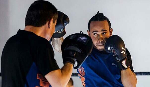 Хэмилтон провел спарринг с Хулио Сезаром Чавесом