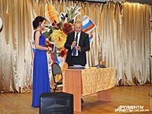 Выпускники школ Советского района получили поздравления от ДСК