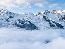 Врач Фишкин рассказал, что переживает организм застрявшей на пике Победы альпинистки