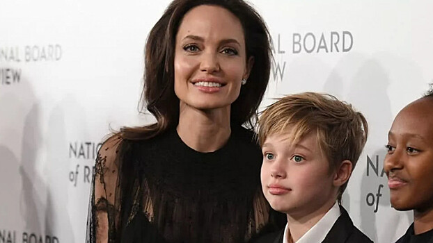 14-летний ребенок Брэда Питта и Анджелины Джоли решил вновь перевоплотиться в девочку