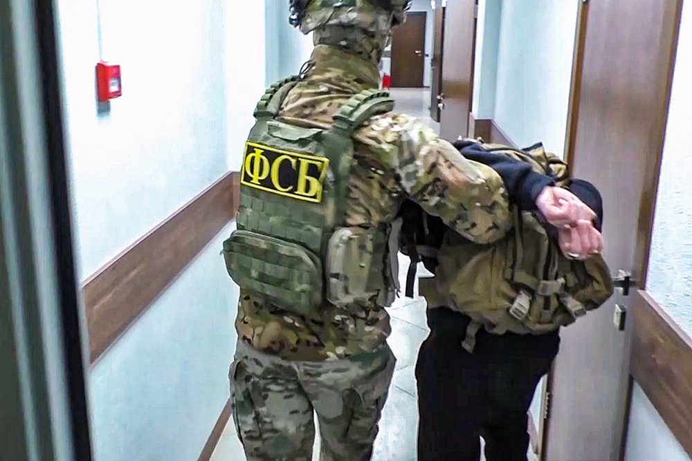 Двое задержанных в Петербурге за подготовку теракта дали признательные показания