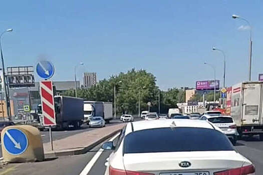 ГИБДД нашла по видео водителя Kia, не пропустившего скорую с ребенком в Москве