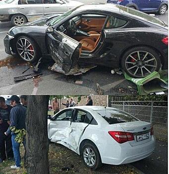 В Краснодаре водитель Porsche устроил массовое ДТП