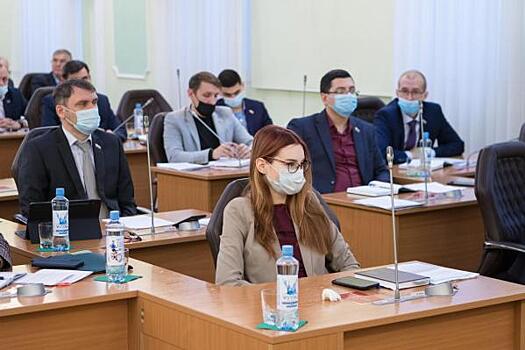 Двоих депутатов думы Томска оштрафовали за нарушение масочного режима