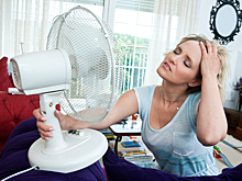 Нарколог объяснил опасность курения на жаре