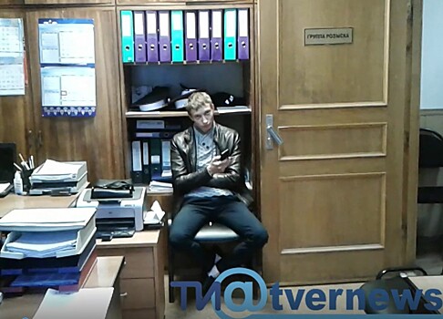 В Твери водитель "Соболя" протаранил забор, потому что "просто перепутал педали"