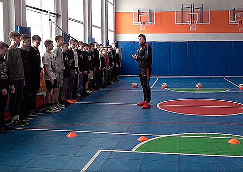 Тренер молодёжной сборной России провел мастер-класс по регби для североморских кадетов