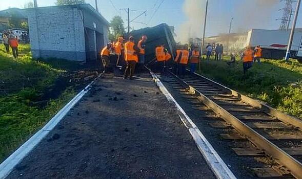 Стали известны подробности аварии, приведшей к сходу поезда в Пермском крае