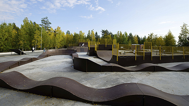 В Новом Уренгое завершилась реновация главной городской спортплощадки