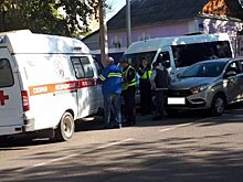 Школьник попал под колеса машины на Хрустальной