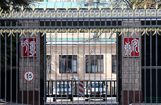 Очереди на китайскую визу в консульствах Москвы и Петербурга составляют несколько недель