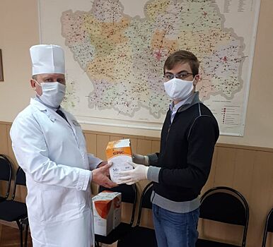 Лидин организовал передачу перчаток и масок врачам облбольницы