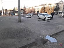 Уснувшая за рулем студентка наехала на остановку в Волгограде