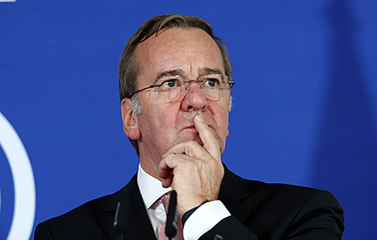 Писториус: ФРГ должна определить свою роль на "геополитической шахматной доске"