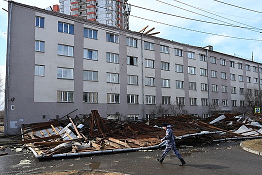 В Хакасии штормовой ветер привел к разрушениям и пожарам, введен режим ЧС