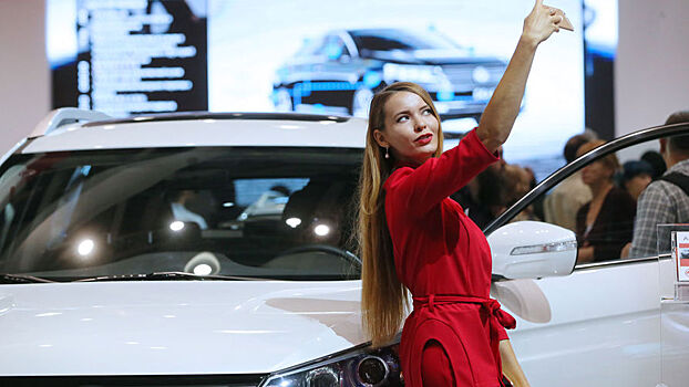 Россиянам анонсировали снижение цен на автомобили