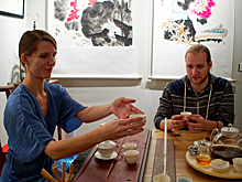 Открылась галерея восточной живописи. Поход на выставку теперь можно совместить с чаепитием