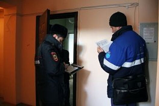 Полицейские, газовики и налоговики посетили 4 000 квартир Ставрополя