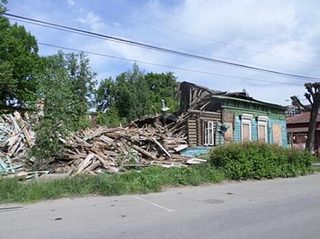 В Рязани в год 75-летния Победы сносят дом, в котором жил поэт Константин Симонов