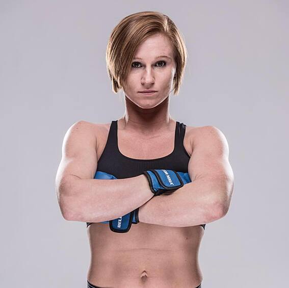 Смерть Коллинс стала следствием аневризмы головного мозга. Состояние спортсменки ухудшилось 20 сентября, в пятницу, после чего у нее случился инсульт и череда припадков.