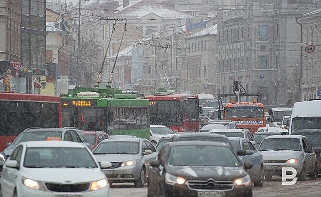 МЧС предупредило москвичей о дожде и ветре с порывами до 15 м/c в субботу