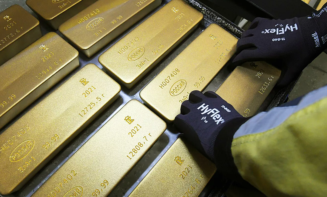Британия распространила санкции на сделки с золотом ЦБ
