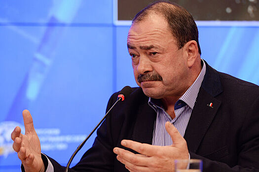 Телеведущий Кожухов признался, что несколько раз хотел уехать из России