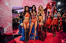 Модели Victoria’s Secret записали песню