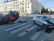 ДТП с «перевертышем» случилось на улице Грибоедова в Дзержинске