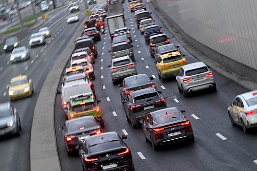 Чем грозит автомобилю долгое стояние в пробках