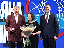 Михаил Дегтярёв наградил олимпийских чемпионов Татьяну Овечкину и Ивана Едешко