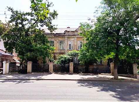 В Саратове напротив музея Чернышевского разрушается памятник архитектуры регионального значения
