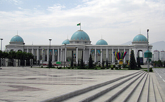 На месяц раньше: Туркменистан перенес День независимости